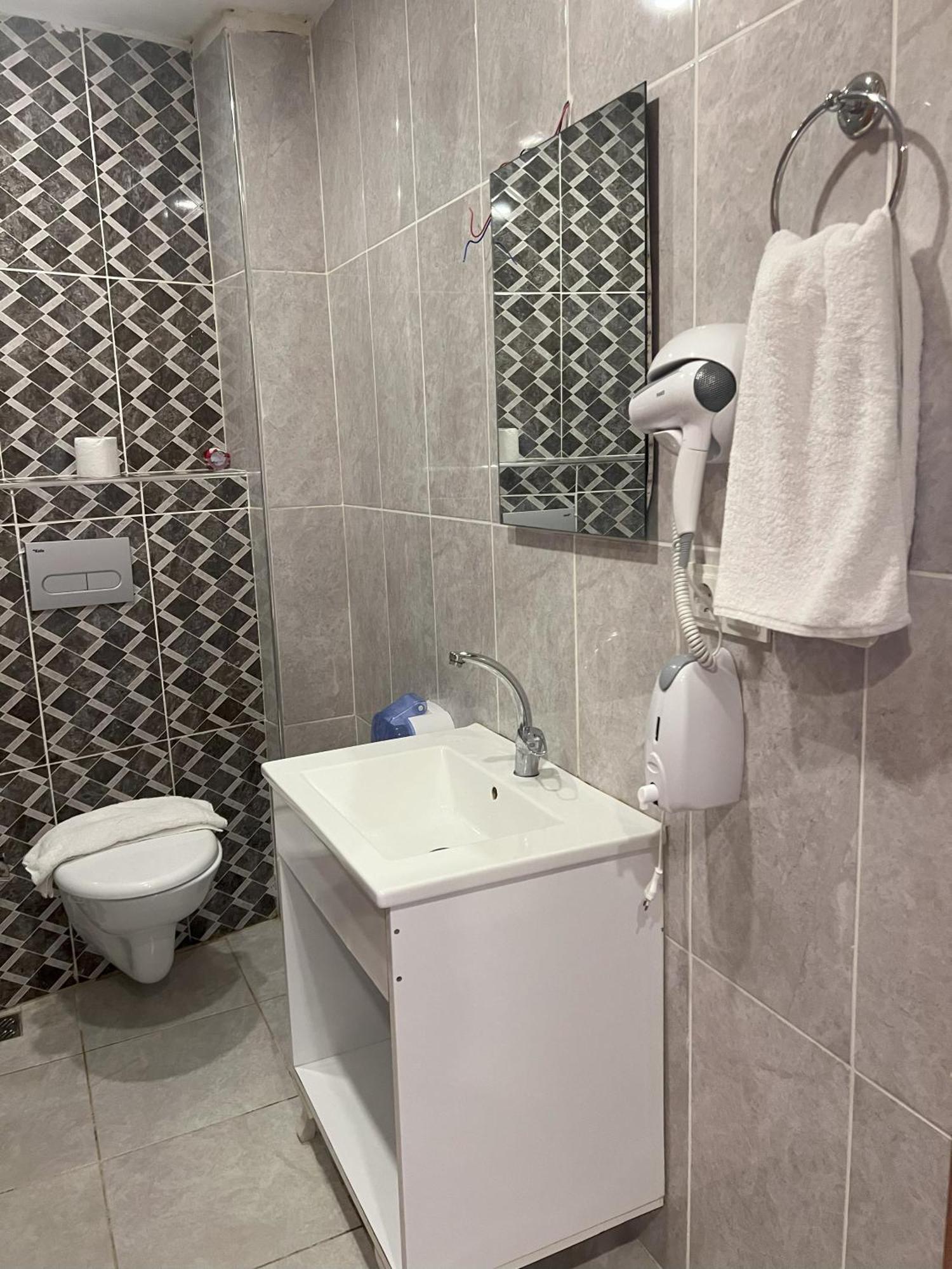 House 1 Aparthotel
