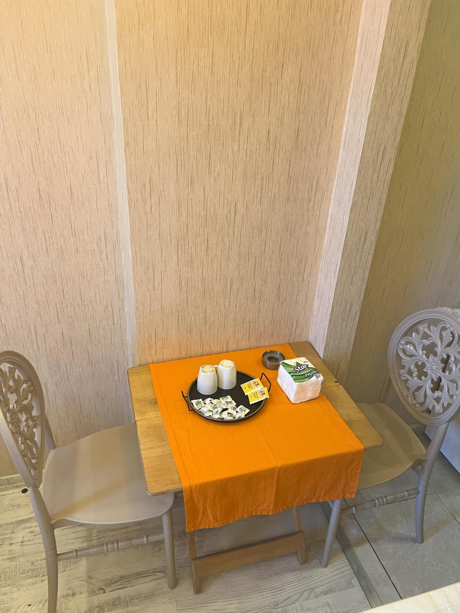 Aparthotel House 1 *